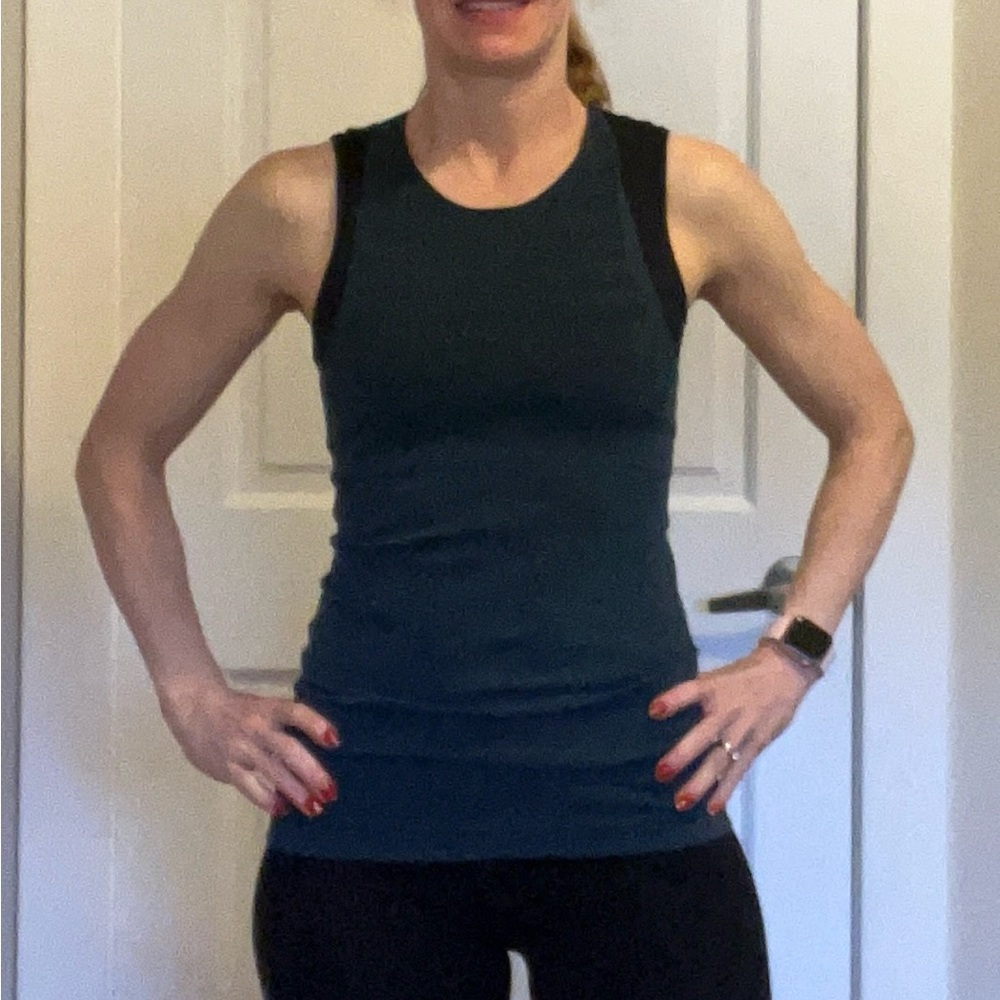 Great condition Lululemon tank - forest green
